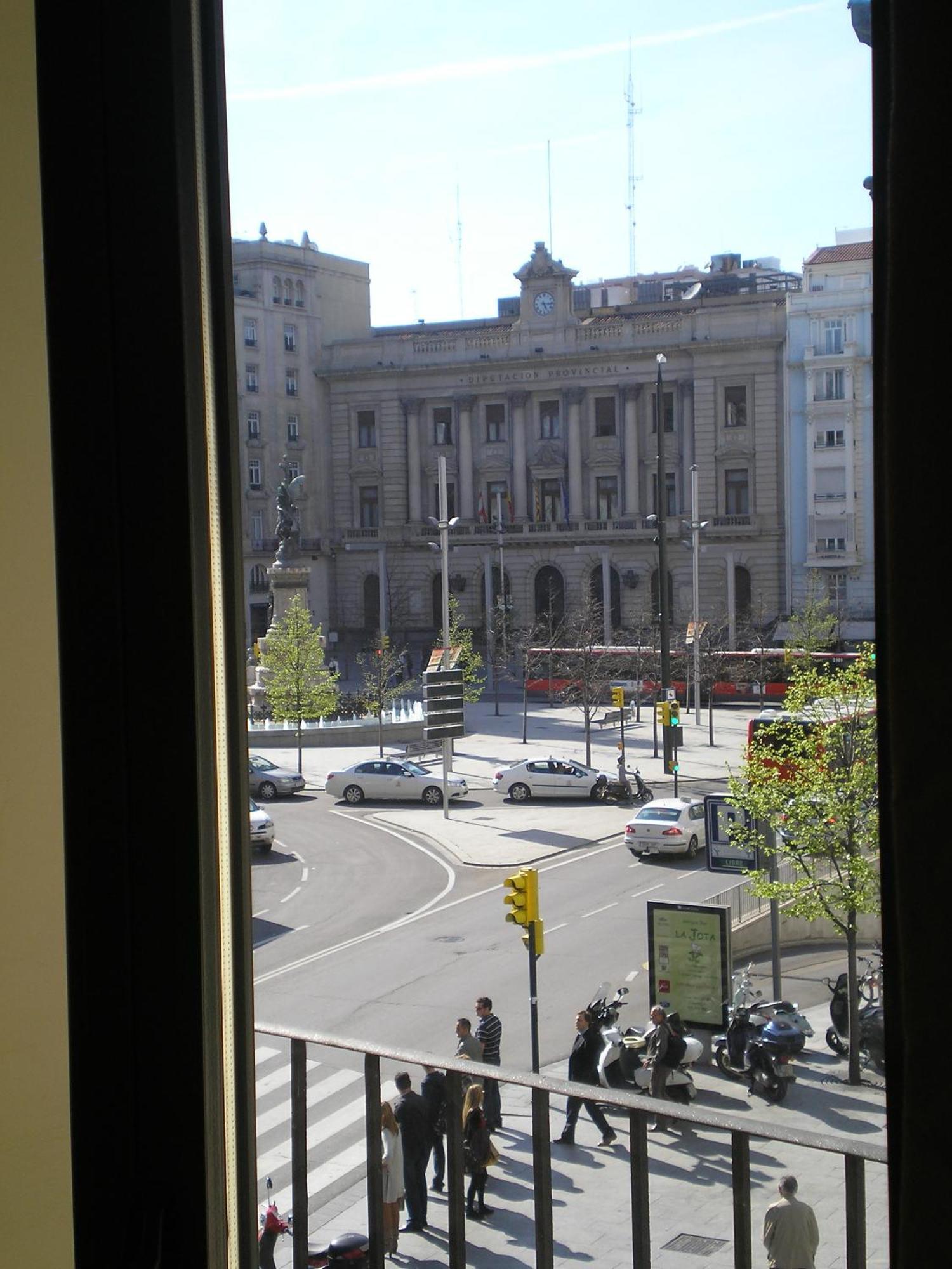 Apartamentos Plaza Espana Deluxe Zaragoza Exterior photo